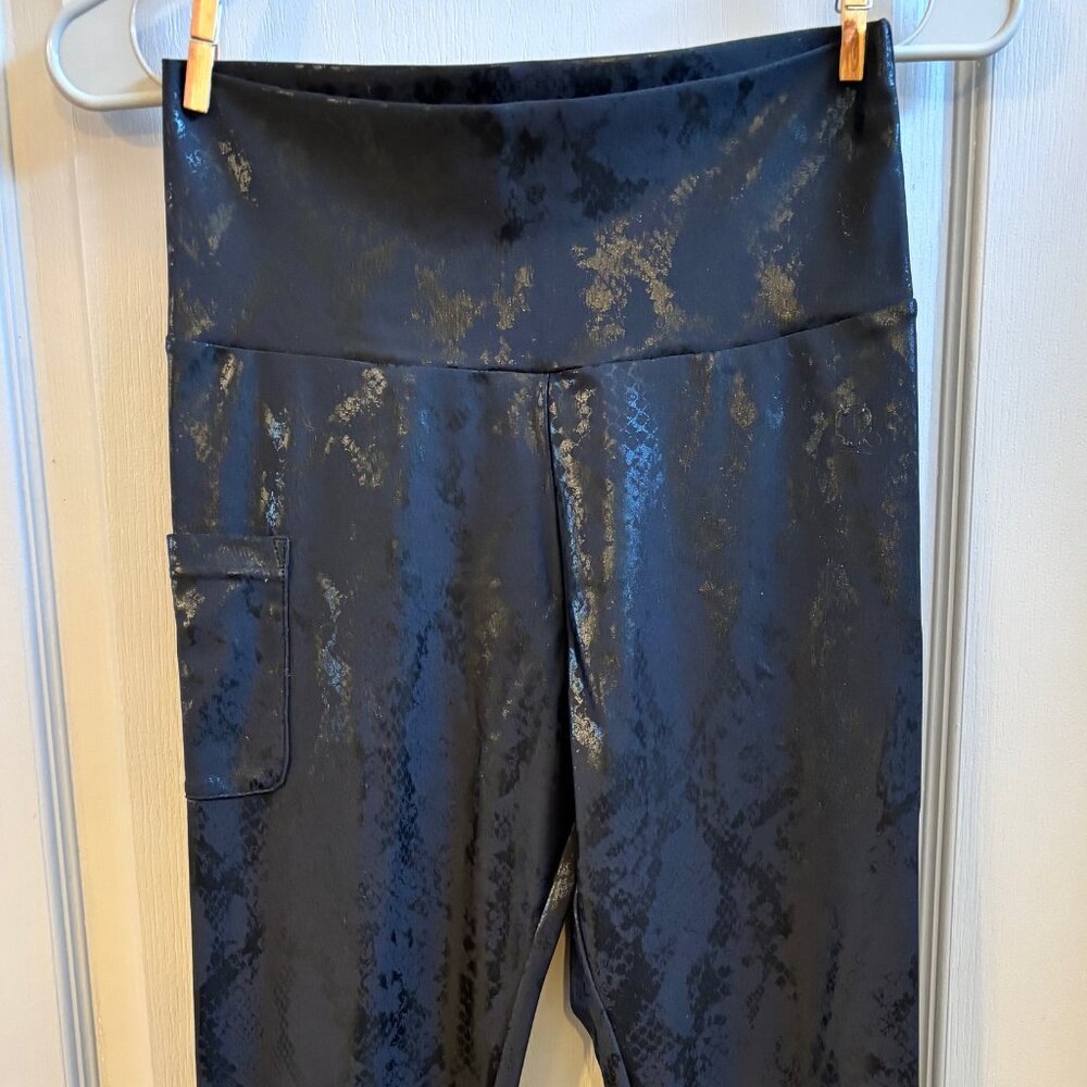 The Drive Clothing Women’s Black Snakeskin Leggings with pocket